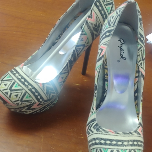 Women high heels - Picture 3 of 3